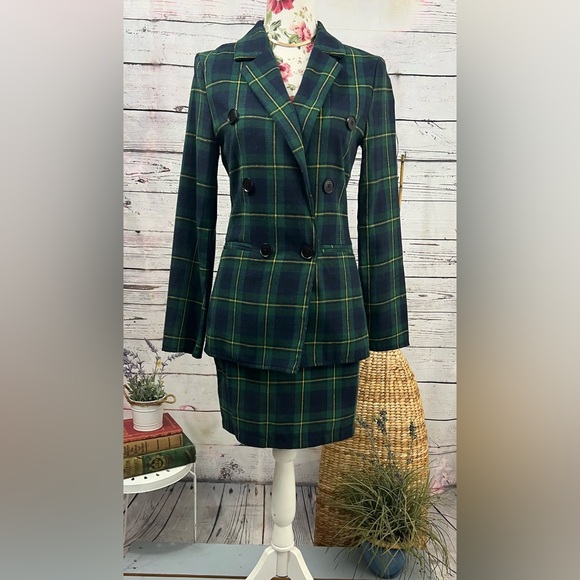 Parisian Tailored Blazer and Matching Skirt NWT Size 4 - Picture 2 of 12